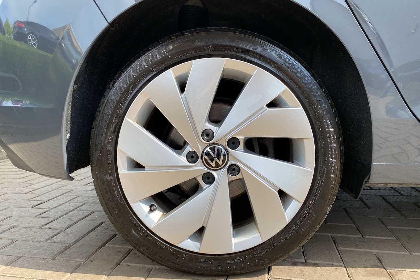 Volkswagen Golf 5-Dr 2.0TDI (150ps) Style DSG