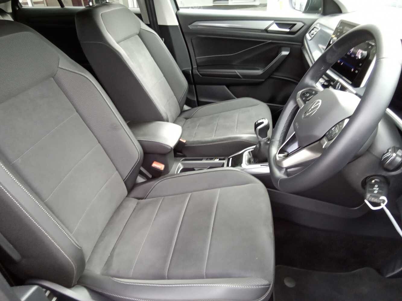 Volkswagen T-ROC 2.0TDI (150ps) Style EVO. REAR CAMERA
