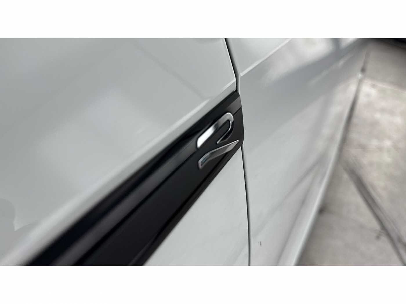 Volkswagen Golf 8 R 2.0 TSI 4MOTION 320PS 7-speed DSG 5 Door