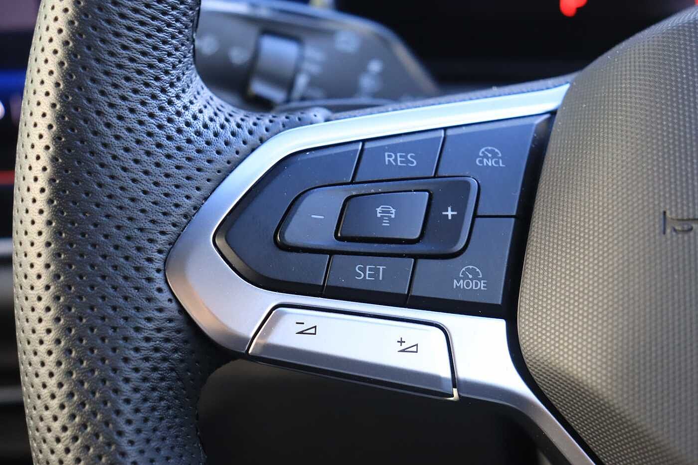 Volkswagen Tiguan 2.0 TDI R-Line 5dr DSG