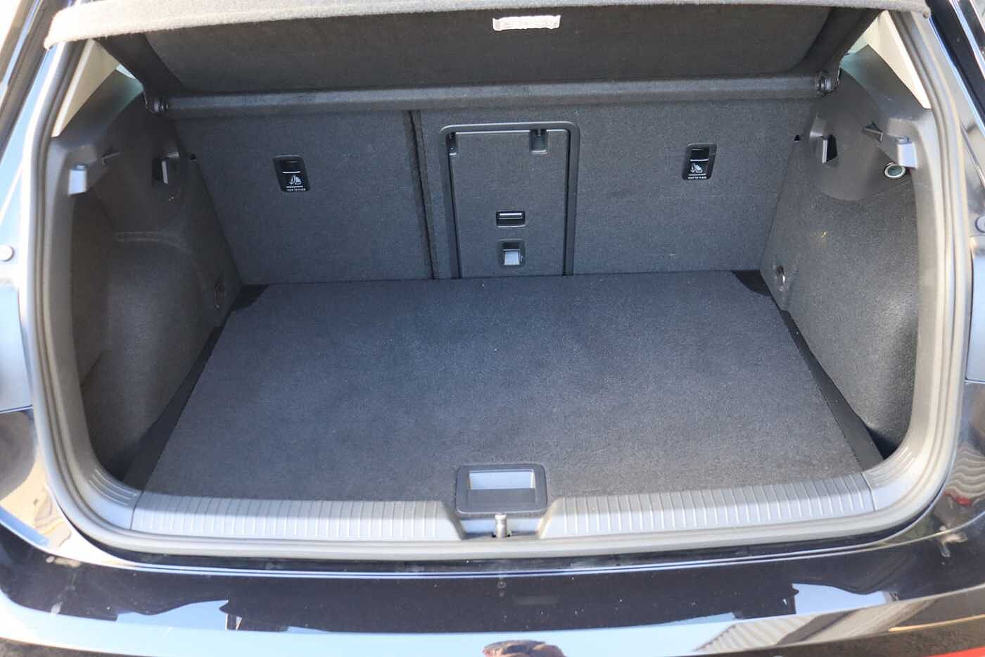 Volkswagen Golf 2.0 TDI Life 5dr DSG