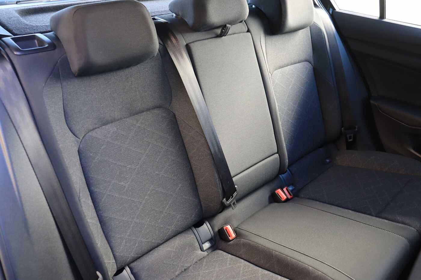 Volkswagen Golf 2.0 TDI Life 5dr DSG