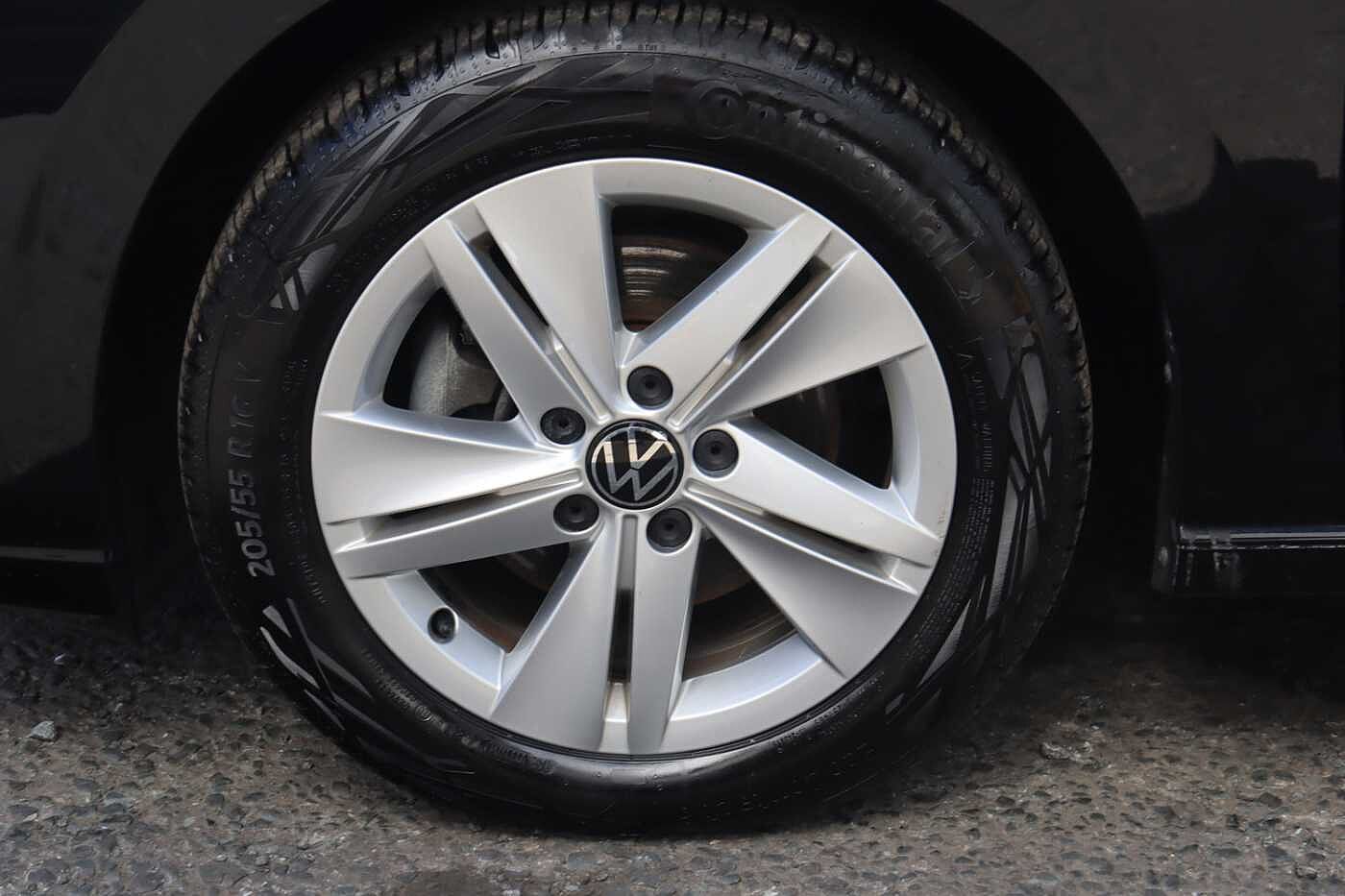 Volkswagen Golf 2.0 TDI Life 5dr DSG
