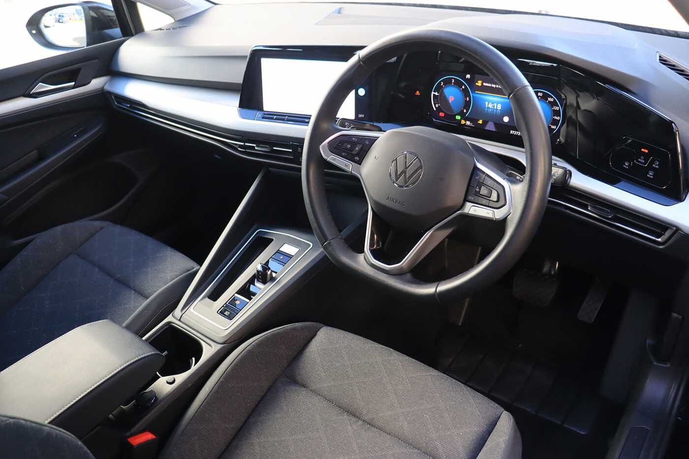 Volkswagen Golf 2.0 TDI Life 5dr DSG