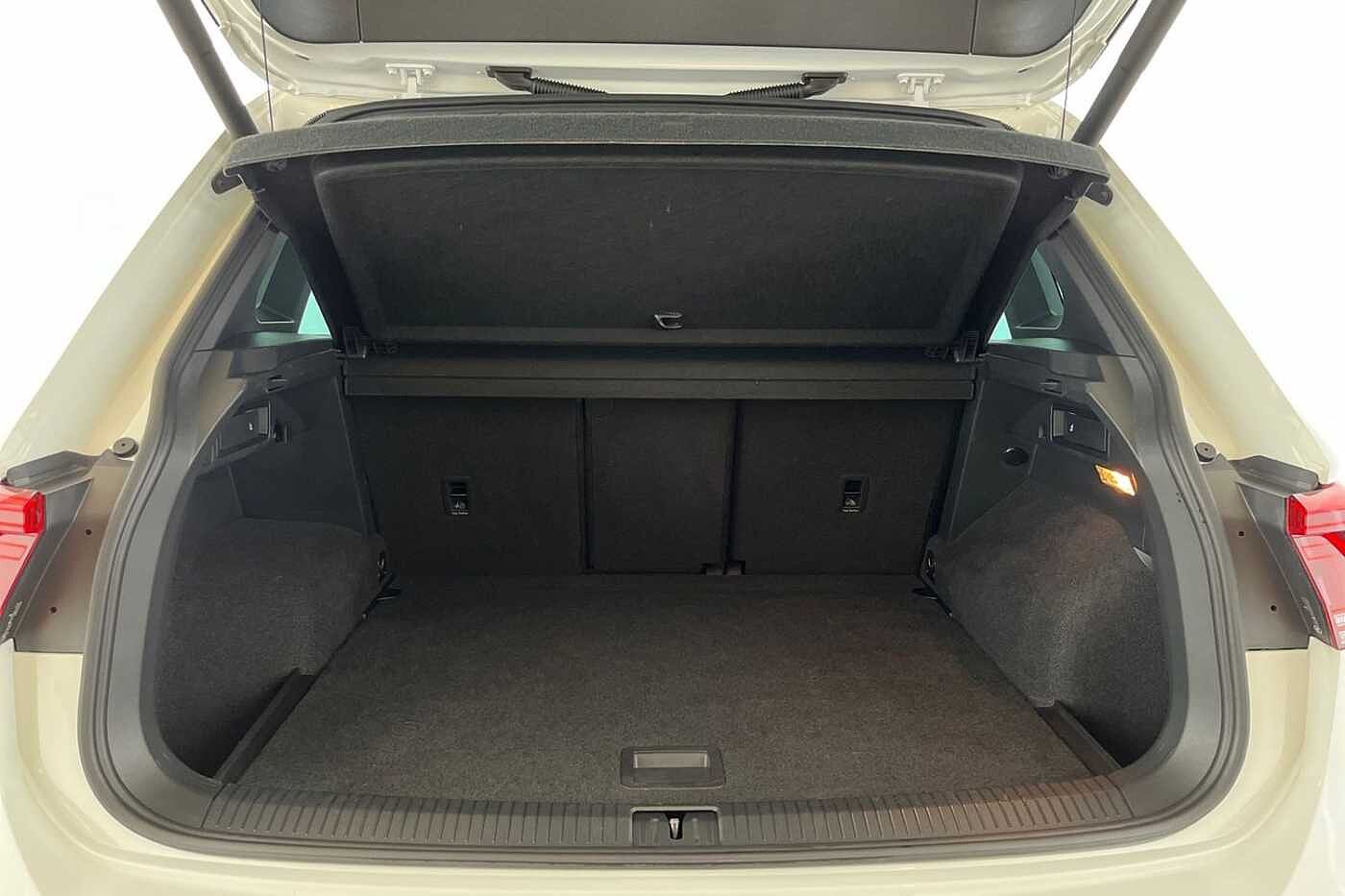 Volkswagen Tiguan 2.0 TDI R-Line Tech SUV 5dr Diesel DSG Euro 6 (s/s) (150 ps)