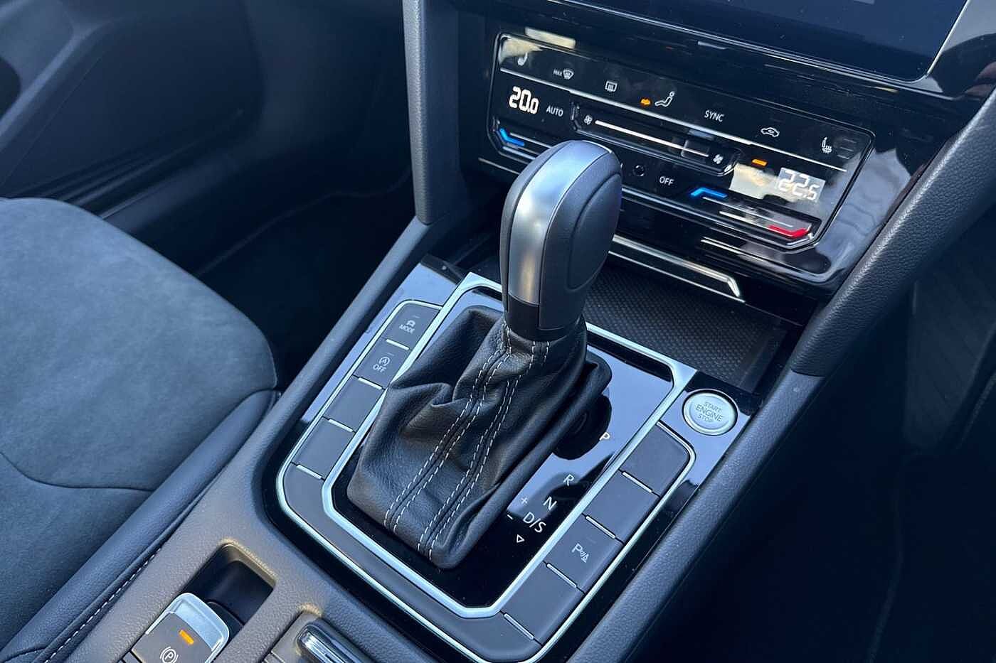 Volkswagen Arteon PA R-Line 2.0 TSI 190PS 7-speed DSG 5 Door + 20' NASHVILLE + HARMAN KARDON + IQ