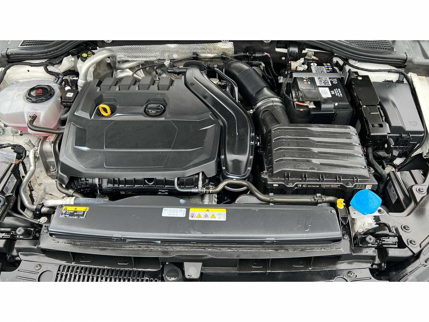 Volkswagen Golf MK8 Hatchback 5-Dr 1.5 TSI (150ps) R-Line EVO