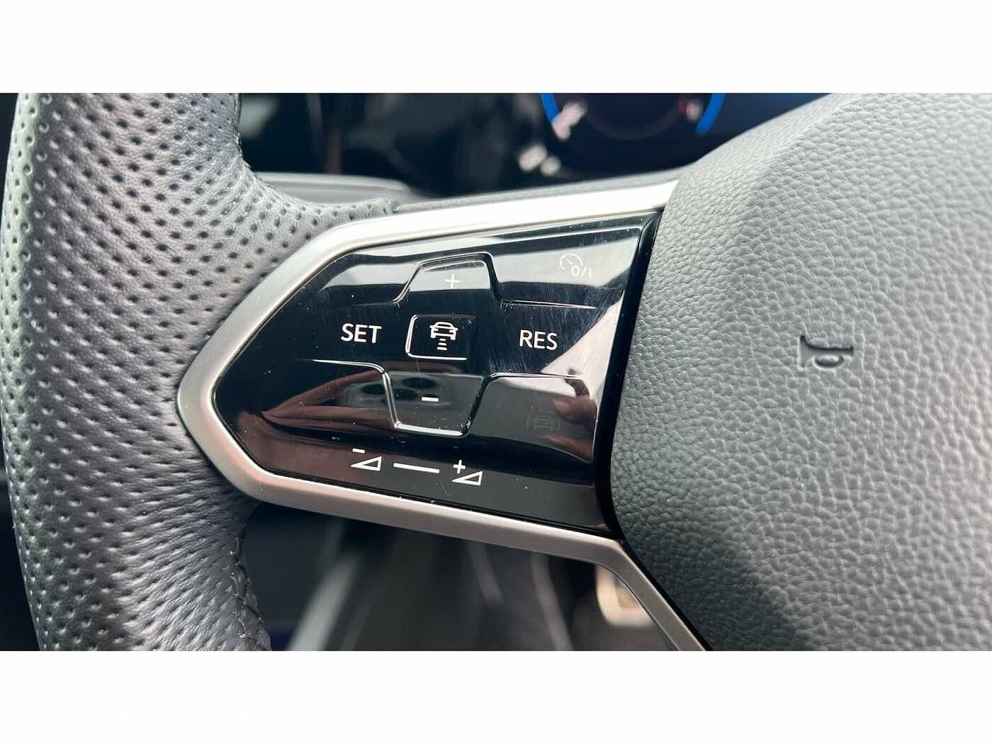 Volkswagen Golf MK8 Hatchback 5-Dr 1.5 TSI (150ps) R-Line EVO