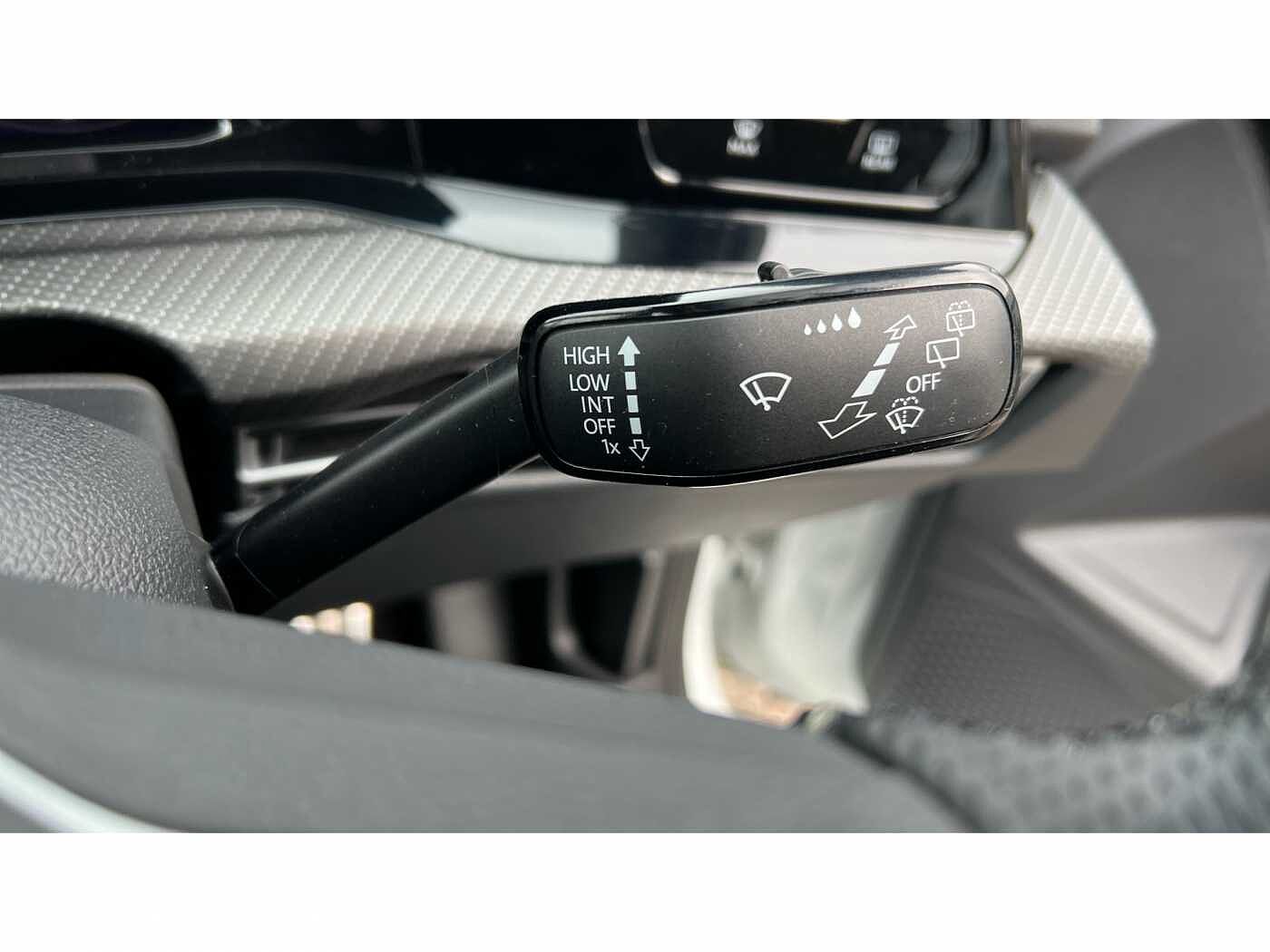 Volkswagen Golf MK8 Hatchback 5-Dr 1.5 TSI (150ps) R-Line EVO