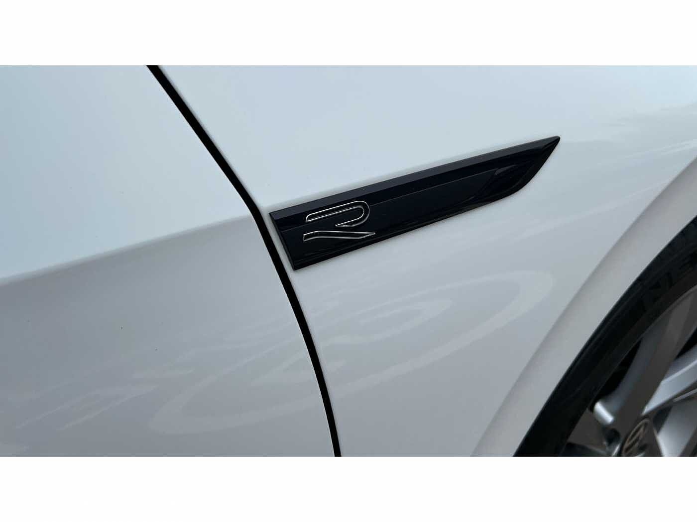 Volkswagen Golf MK8 Hatchback 5-Dr 1.5 TSI (150ps) R-Line EVO